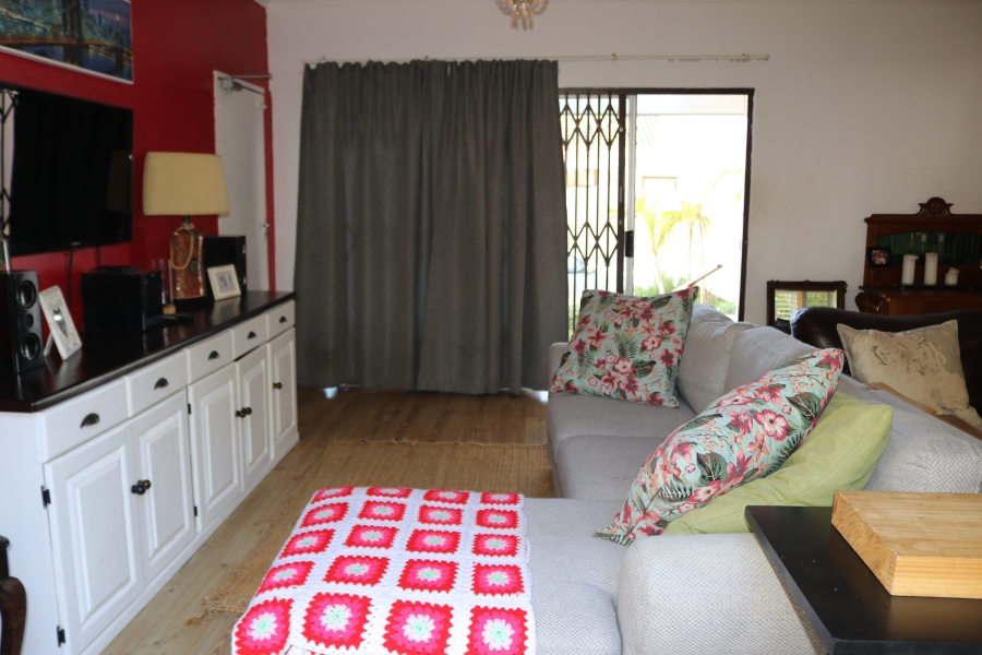 2 Bedroom Property for Sale in Die Wingerd Western Cape